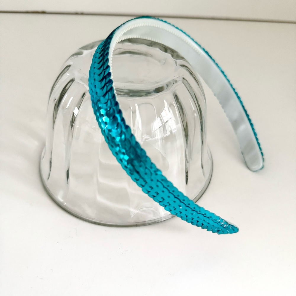 🎀 5/$25 Vintage Turquoise Sequin Headband - Picture 5 of 13